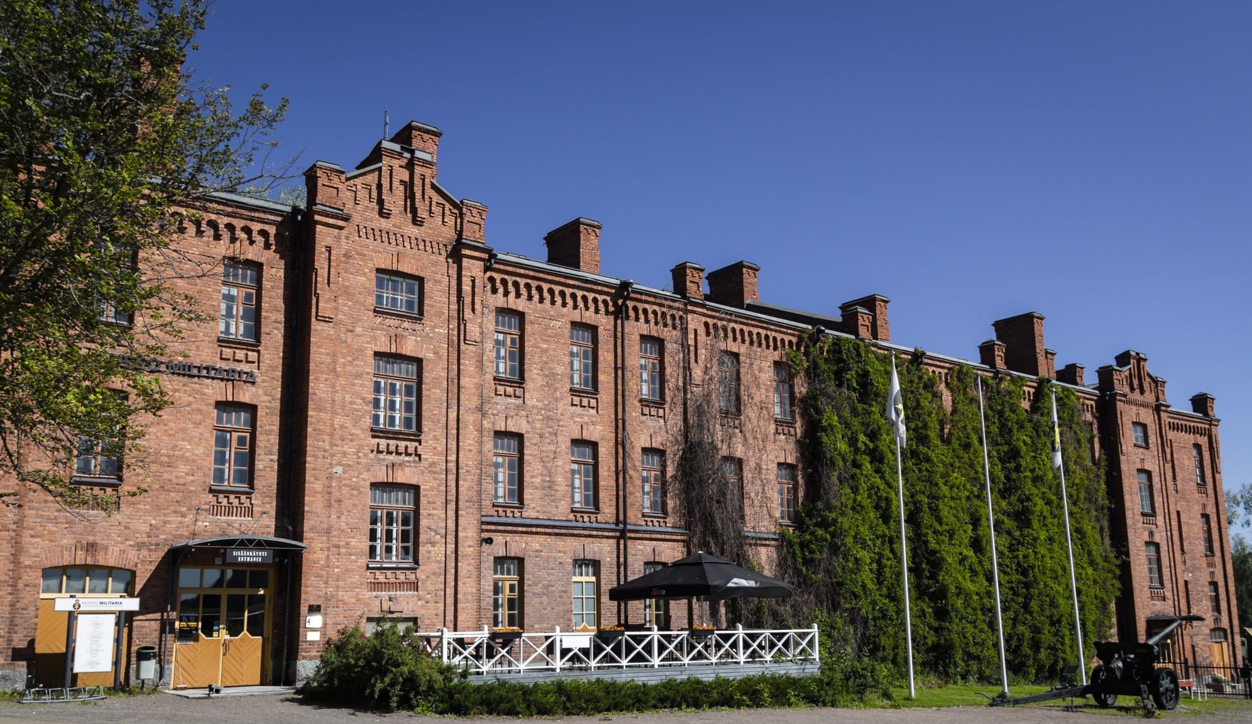 The three-story red-brick building of the Museum Militaria