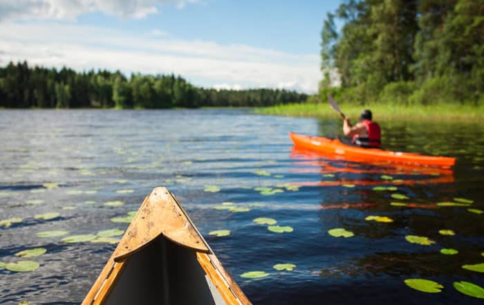 Lakeland_järvet_melominen_kanootti_aktiviteetti_canoeing_activity