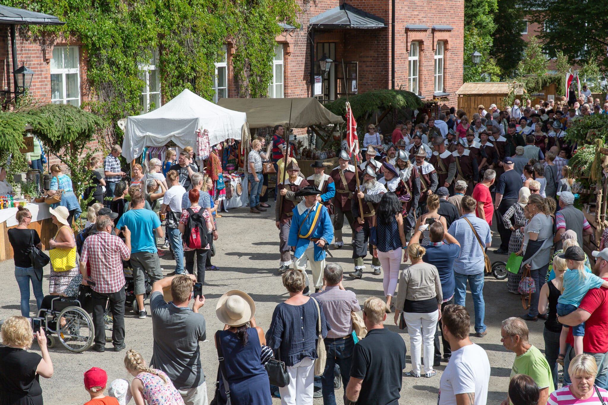 Hakkapeliitta soldier marching to the fairs